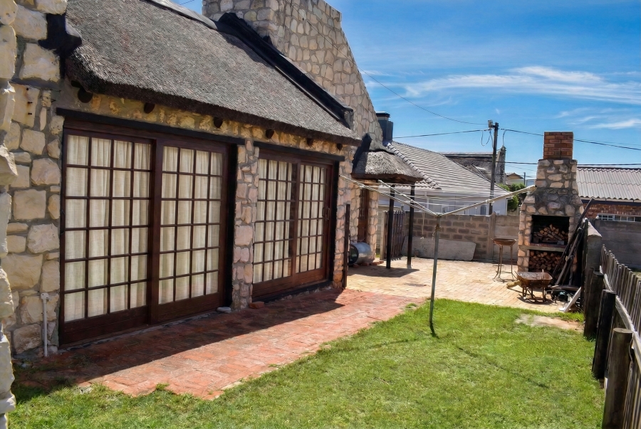 4 Bedroom Property for Sale in Struisbaai Western Cape